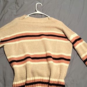 OVERSIZED WHITE AND PINK SWEATER